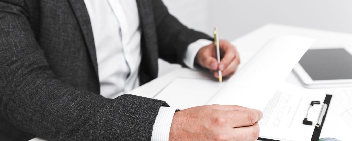 Why hiring a tax expert is beneficial over online tax apps for secure and accurate tax filing