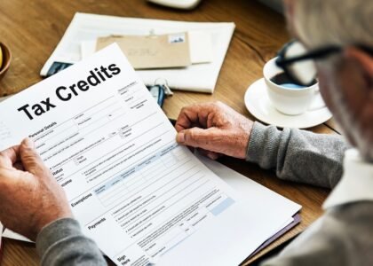 Infographic illustrating tax credit for Bahbood Savings Certificates